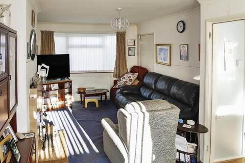 12 Belloc Road, Wick, Littlehampton, BN17 7EY