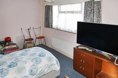 12 Belloc Road, Wick, Littlehampton, BN17 7EY
