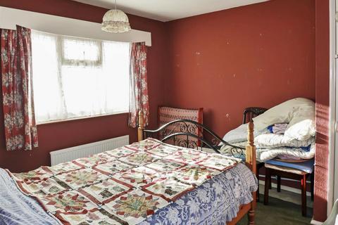 12 Belloc Road, Wick, Littlehampton, BN17 7EY