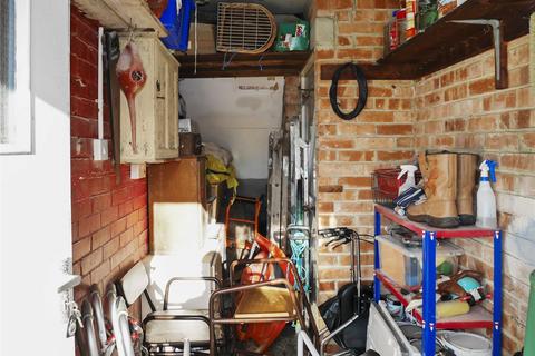 12 Belloc Road, Wick, Littlehampton, BN17 7EY