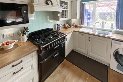 2 Beacon Way, Littlehampton, BN17 6QS