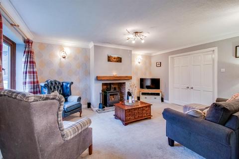5 bedroom detached house for sale, Pinfold Close, Dewsbury WF12
