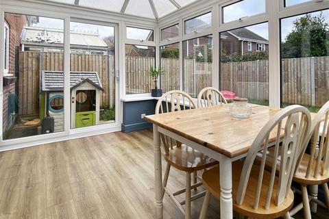 9 Ascot Way, Rustington, Littlehampton, BN16 3SB