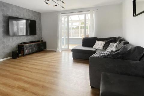 9 Ascot Way, Rustington, Littlehampton, BN16 3SB