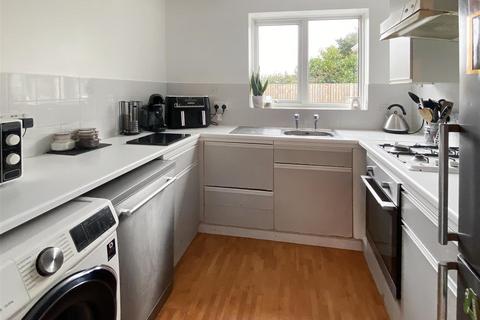 9 Ascot Way, Rustington, Littlehampton, BN16 3SB