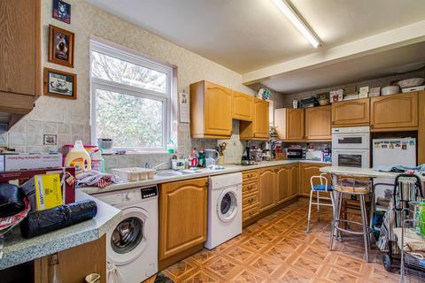 42 Upper Lane, Netherton, Wakefield, WF4 4NQ