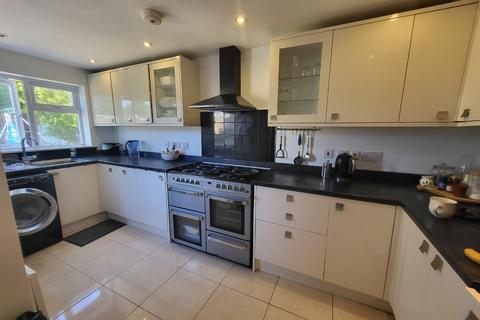 3 bedroom semi-detached house to rent, Ingleside Road, Bristol BS15