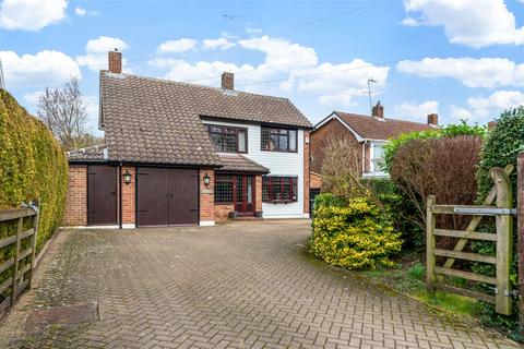 3 bedroom detached house for sale - Henley Street, Luddesdown, Cobham