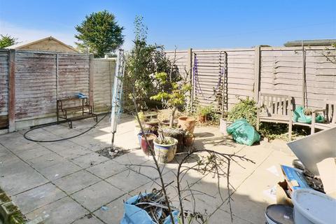 5 Barnsite Close, Rustington, Littlehampton, BN16 3QH