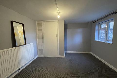 1 bedroom flat to rent, Weston Road - Basement Flat, Long Ashton Bristol BS41