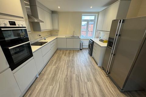 3 bedroom duplex to rent - Lampton Road, Hounslow, TW3