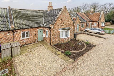 2 bedroom bungalow for sale, The Gables, Hundleby, Spilsby