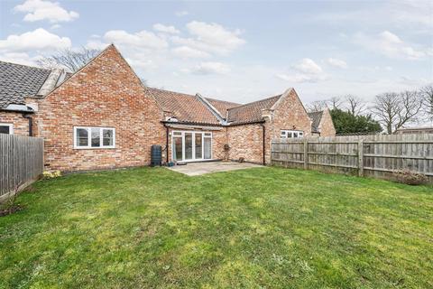 2 bedroom bungalow for sale, The Gables, Hundleby, Spilsby