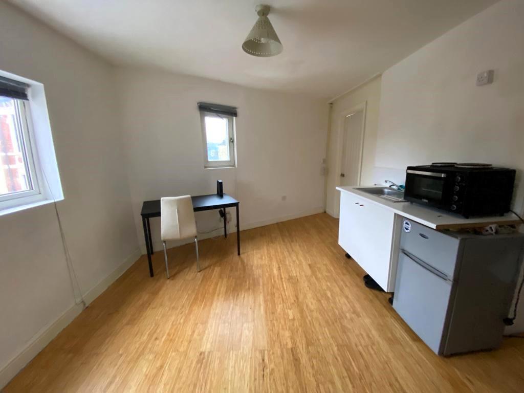 Loung room 2.jpg