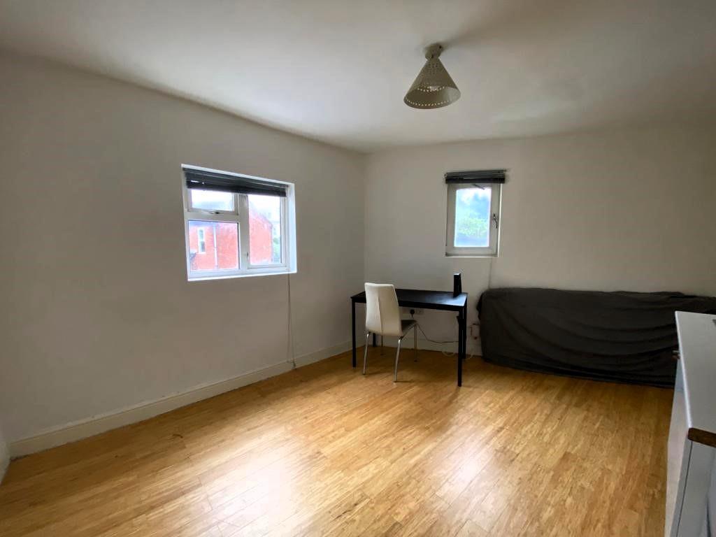 Room 1.jpg