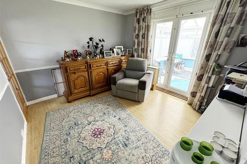 19 Bell Davies Road, Littlehampton, BN17 6DU