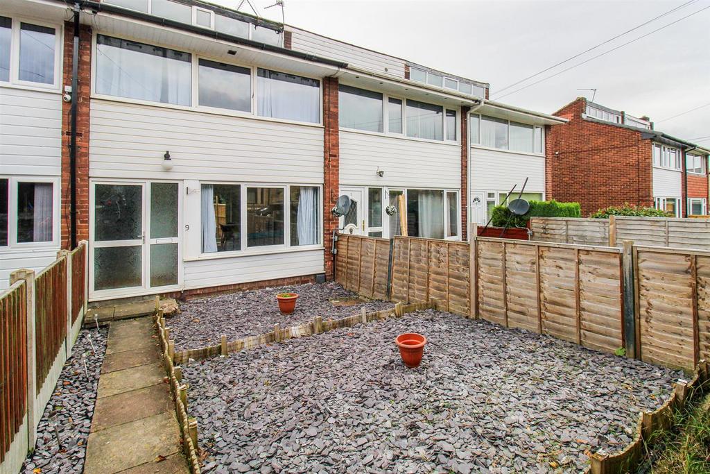 Grove Street, Ossett WF5 3 bed terraced house for sale £165,000