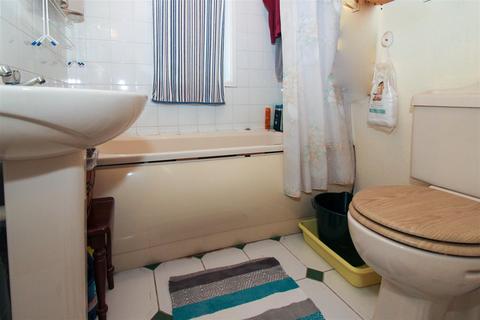 1 bedroom flat for sale, Hamilton Close., London