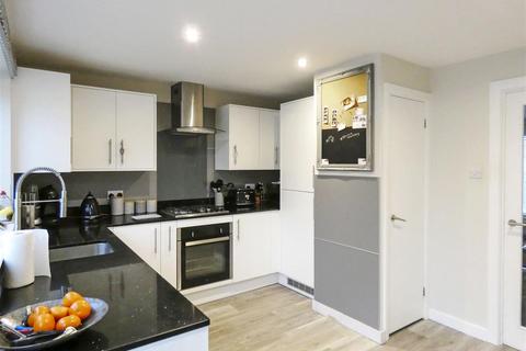 3 bedroom end of terrace house for sale, Kirdford Close, Rustington BN16