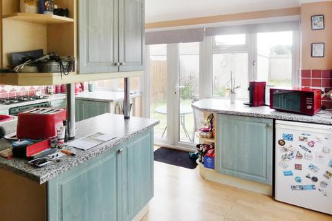 2 Colebrook Road, Wick, Littlehampton, BN17 7NL
