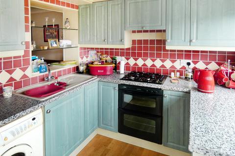 2 Colebrook Road, Wick, Littlehampton, BN17 7NL