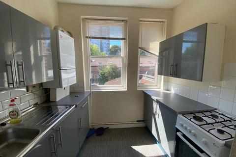 2 bedroom flat to rent, Stokes Croft, Bristol BS1