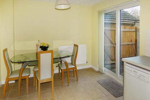57 Bluebell Drive, Littlehampton, BN17 6UU