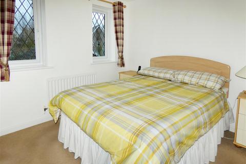 57 Bluebell Drive, Littlehampton, BN17 6UU