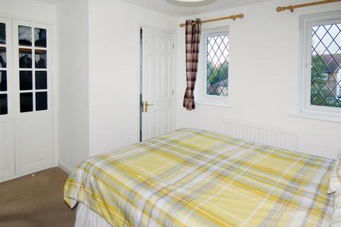 57 Bluebell Drive, Littlehampton, BN17 6UU
