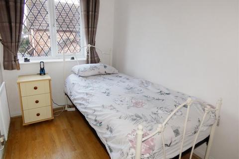 57 Bluebell Drive, Littlehampton, BN17 6UU