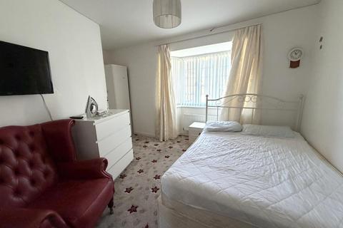 1 bedroom end of terrace house to rent, Rowland Avenue, Bristol BS16