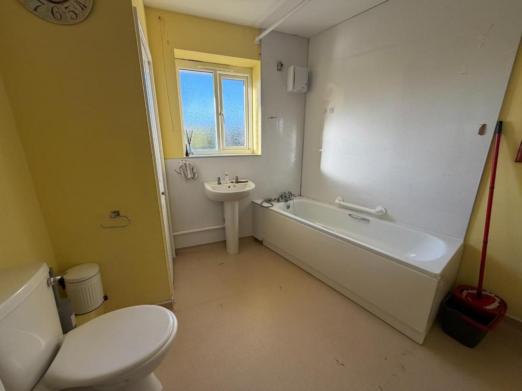 Bathroom.JPEG
