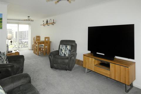 27 Beaumont Park, Littlehampton, BN17 6PE