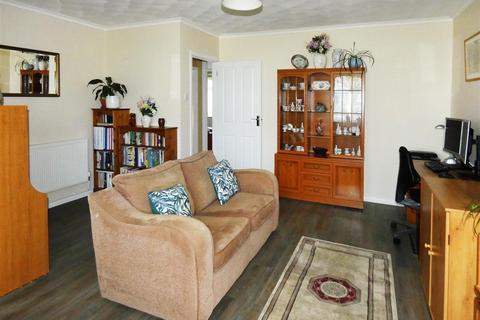 2 bedroom semi-detached bungalow for sale, The Winter Knoll, Littlehampton BN17