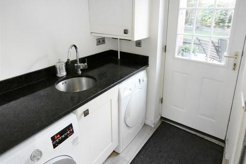 28 Columbine Way, Littlehampton, BN17 6UX