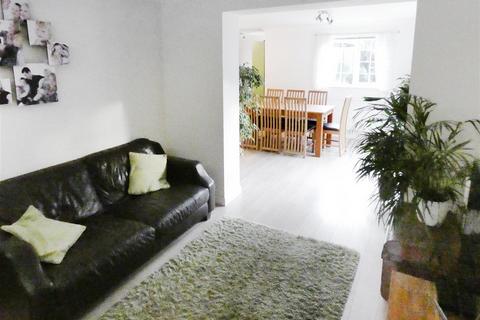 28 Columbine Way, Littlehampton, BN17 6UX