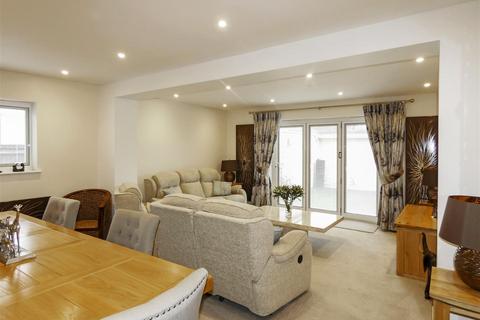 67 Worthing Road, East Preston, Littlehampton, BN16 1DE