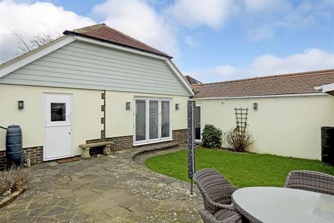 67 Worthing Road, East Preston, Littlehampton, BN16 1DE