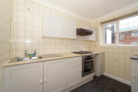 2 bedroom retirement property for sale, St. Helens Crescent, Hastings