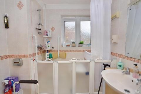 2 bedroom retirement property for sale, Whitley Road, Eastbourne