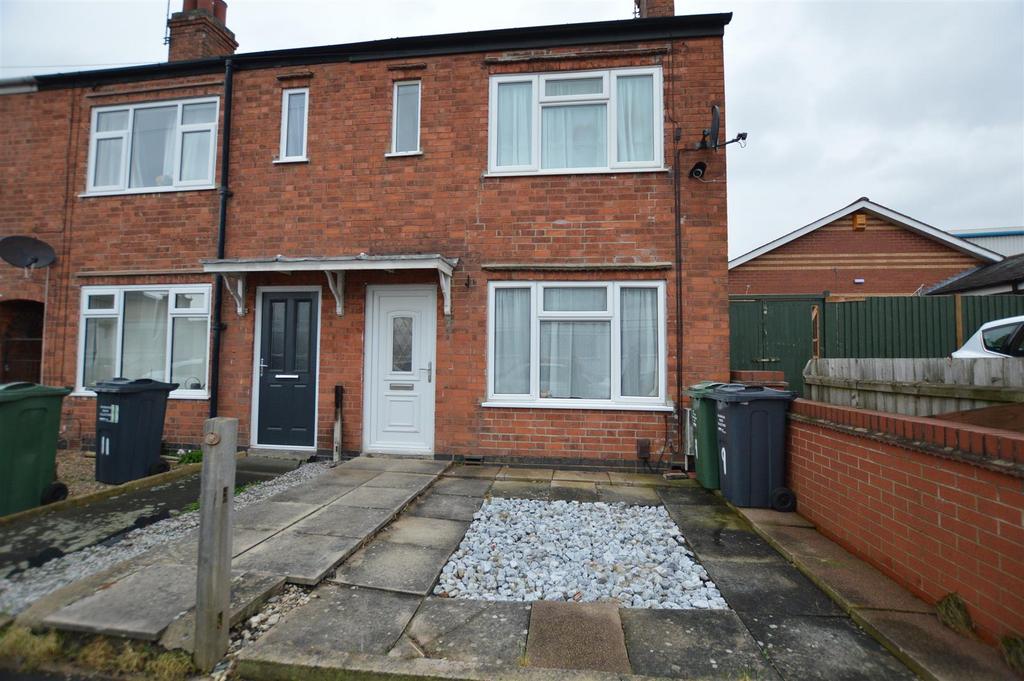 Limehurst Avenue, Loughborough 2 bed house £925 pcm (£213 pw)