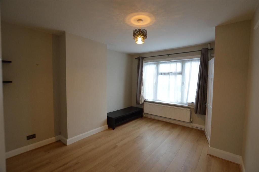 Limehurst Avenue, Loughborough 2 bed house £925 pcm (£213 pw)