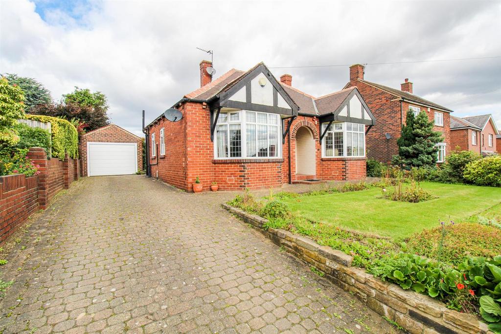 Queens Drive, Ossett WF5 2 bed detached bungalow for sale £390,000