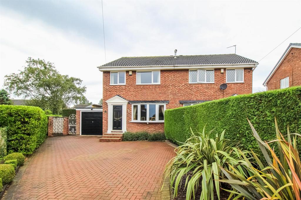 Whitley Spring Crescent, Ossett WF5 3 bed semidetached house £285,000