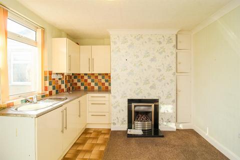 2 bedroom semi-detached house for sale, Horbury Road, Ossett WF5