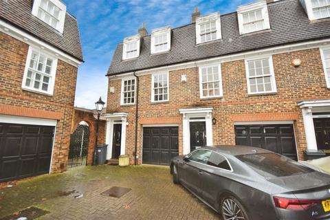 6 Caxton Mews, Brentford, TW8 8BN