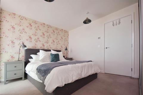 1 bedroom apartment for sale, Baltic Avenue, Brentford