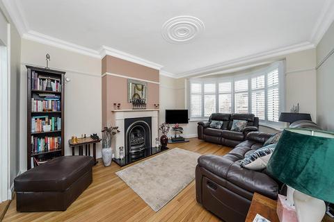 23 Mansfield Hill, London, E4 7SS