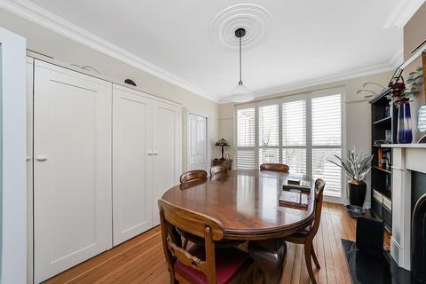 23 Mansfield Hill, London, E4 7SS