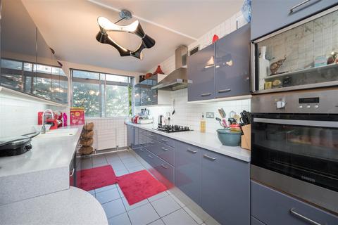 3 bedroom apartment for sale - Grove End Road, St John's Wood NW8